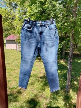 Time and Tru Women's High-Rise Jeans in Blue Wash